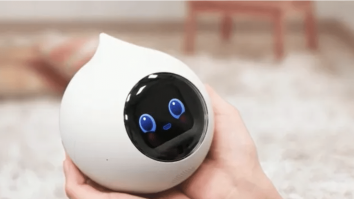 Japonezii au lansat la CES un robot pentru suport emoțional. Romi e disponibil și e folosit în căminele de bătrâni